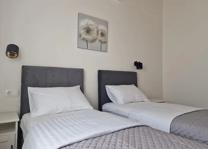 Apartments Miamare